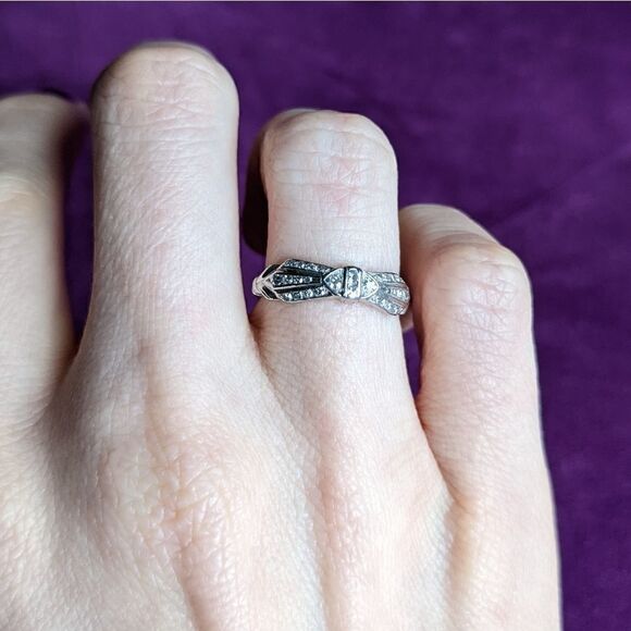 READ CAREFULLY bow shaped platinum ring - Picture 3 of 6
